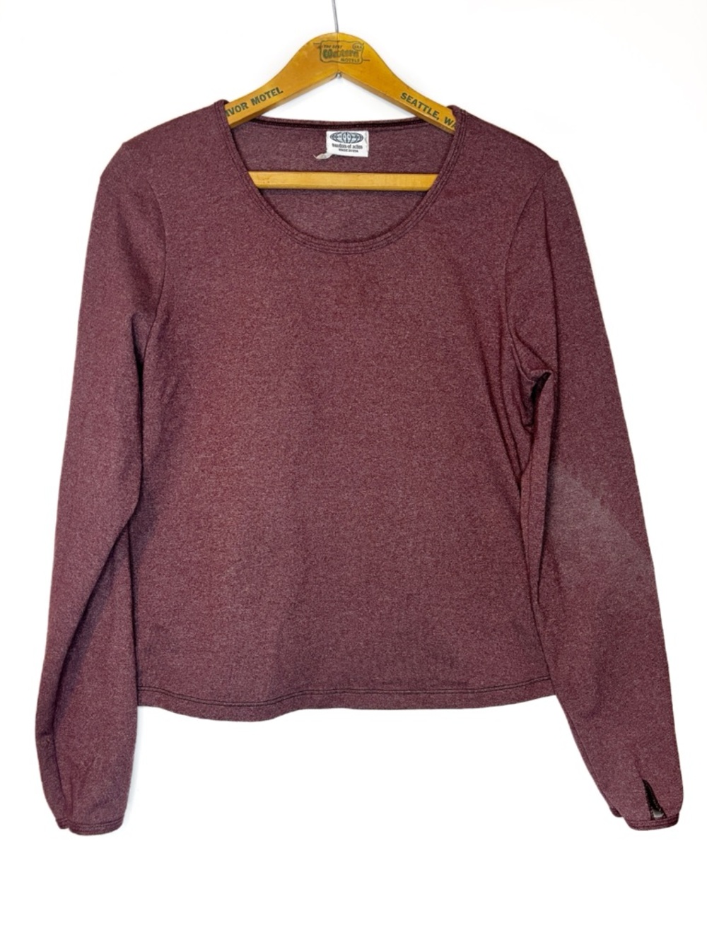 Burgundy Long Sleeve Crewneck Yoga/Active Top from Latitude Freedom of Action XL